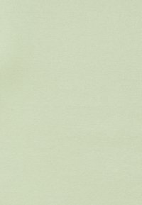 Ljust grön, randig tygtextur, slät yta med en lätt lyster, mjukt och elastiskt material, lämpligt för kläder.