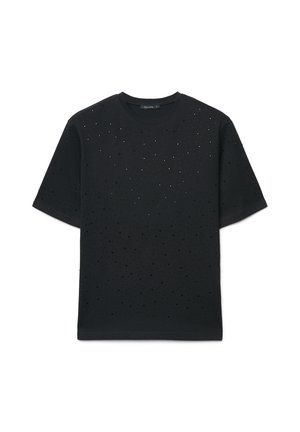Schwarzes T-Shirt mit kurzen Ärmeln und Rundhalsausschnitt, vielfach mit kleinen Perforationen vorne und an den Ärmeln versehen, Größe S.