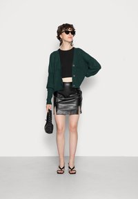 Vero Moda VMLEA V NECK CARDIGAN - Casaco de malha - sea moss