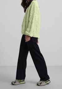 Pieces Stickad tröja - light green