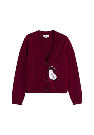 Burgunderfarbener Cardigan mit V-Ausschnitt, der auf der linken Seite ein Snoopy-Motiv zeigt, fünf braune Knöpfe hat und lange Ärmel besitzt. Weiche Stricktextur.
