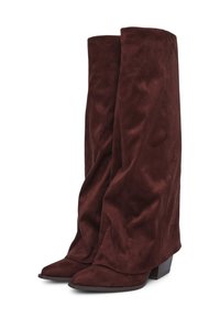 Stivali alti fino al ginocchio in suede bordeaux con un design morbido, punte affusolate e tacchi bassi a blocco, caratterizzati da una texture liscia e cuciture minime.