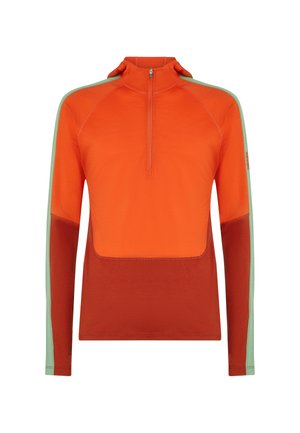 Herren Langarm-Half-Zip-Pullover mit orangefarbener Oberseite, rostfarbenem Unterkörper und grünen Streifen an den Ärmeln.