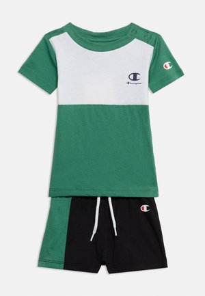 Champion, SET - Shorts - green
