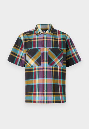 Kortærmet ternet skjorte med en blanding af farver, herunder lilla, sort, gul og teal, med to brystlommer og knaplukning foran.