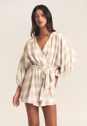 MAYA - Pajac - sand check