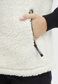 Oxmo OXELINOR - Väst - cloud dancer