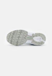 New Balance 530 - Baskets basses - white/light blue