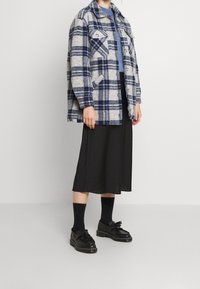 JDY Stickad tröja - blue