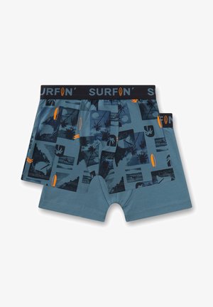 Due paia di boxer blu con elastico nero con etichetta "SURF'N", caratterizzati da stampa con palma e tavola da surf con accenti arancioni.