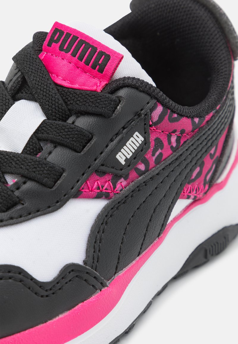 Kinder Sneaker low | Puma CRUISE RIDER SUMMER ROAR Sneaker low white/beetroot purple/black/weiß - SK35124 Kinder Sneaker low | Puma CRUISE RIDER SUMMER ROAR Sneaker low white/beetroot purple/black/weiß - SK35124