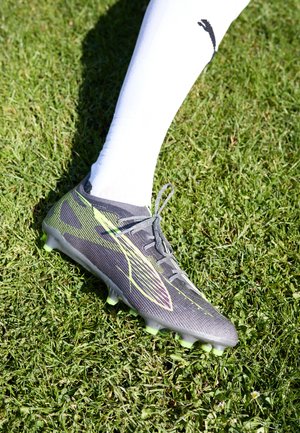 ULTRA 5 PRO - Buty piłkarskie na sztuczną trawę