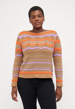 Pulover tricotat în nuanțe de marou, cu modele ondulate în portocaliu și lavandă, având un guler rotund și manșete dantelate. Țesătură texturată cu detalii cu deschidere.