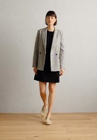 Thumbnail Image 2