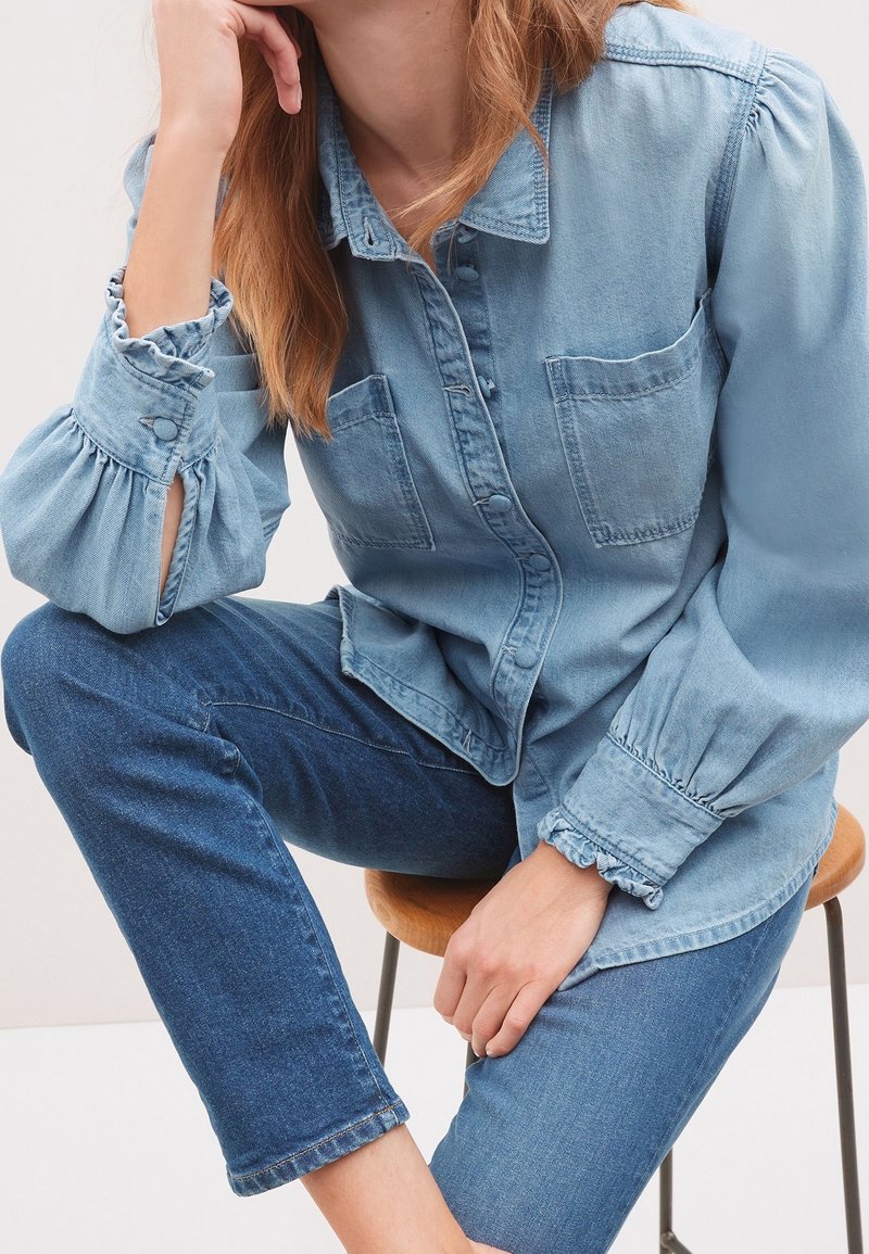 Next Blusa - bleached denim