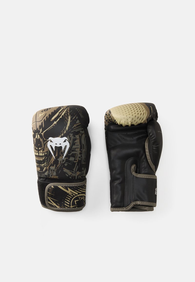 Guanti da boxe neri e oro con un design grafico, dotati di un palmo texture, nocche imbottite e cinturini regolabili per i polsi.