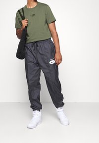 The North Face Camiseta estampada - khaki
