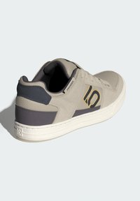 Five Ten FREERIDER MOUNTAIN BIKE  - Cykelskor - putty/grey/oat