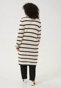 Thumbnail Image 3