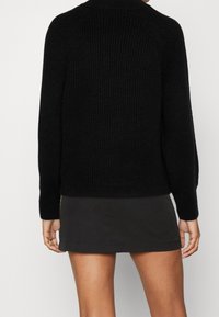 Pieces Stickad tröja - black