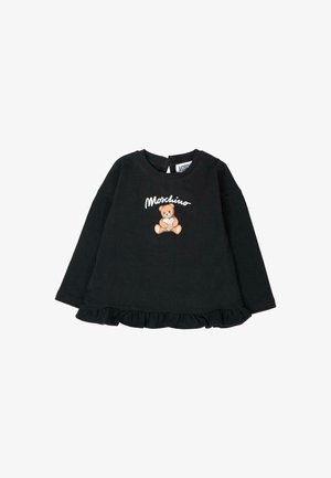 Top negro de manga larga con un dobladillo con volantes, que presenta un gráfico de un oso y texto "Moschino" en blanco. Hecho de una tela suave.