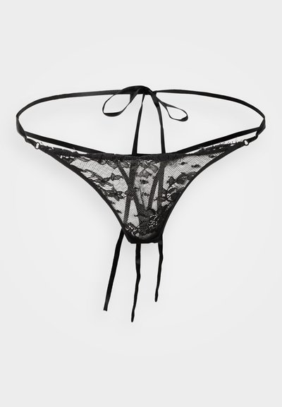 Melna mežģīņu biksīšu siksniņa ar sarežģītiem ziedu rakstiem, kas aprīkota ar regulējamām satīna lentēm un minimālistisku dizainu smalkam izskatam.