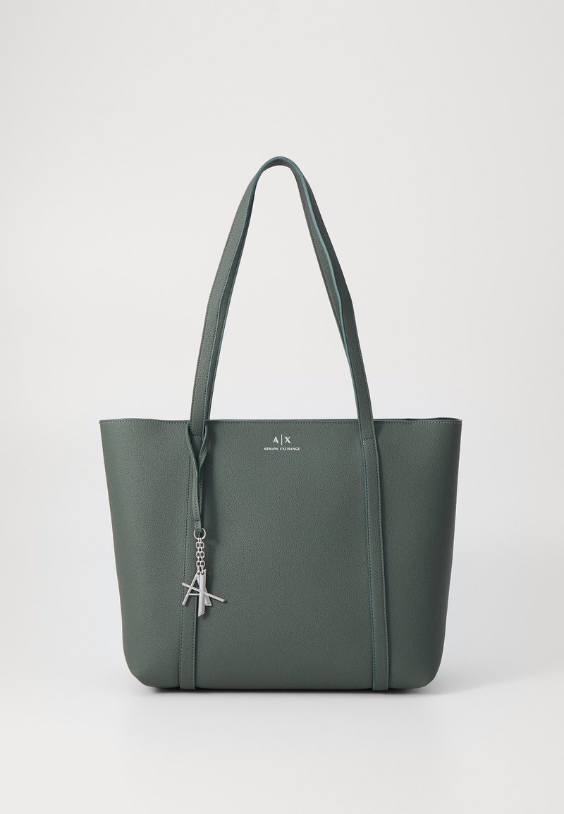 Zöld szintetikus bőrből készült tote táska dupla felső fogantyúval, strukturált felülettel, logóval ellátott részletekkel és ezüst színű charm kiegészítővel.