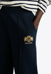 Tommy Hilfiger - Spodnie treningowe