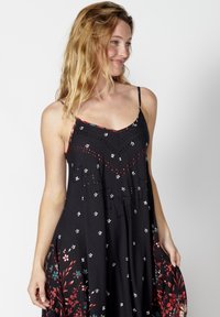 Koroshi SUMMER HIGH  - Maksi suknelė - black