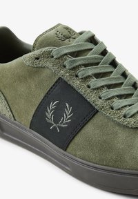 Fred Perry Zapatos con cordones - verde laurel