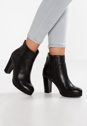 High Heel Stiefelette - black