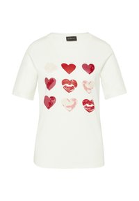 Witte t-shirt met korte mouwen, versierd met een grid van negen rode en roze hartenontwerpen, inclusief lipafdrukken en paillettaccenten.