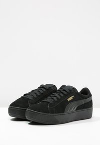 puma vikky platform noir et blanc