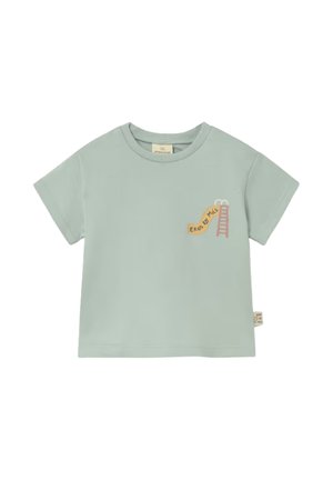 T-shirt verde chiaro per bambino con maniche corte e una piccola grafica di uno scivolo con la scritta "Eres lo más" sul petto.