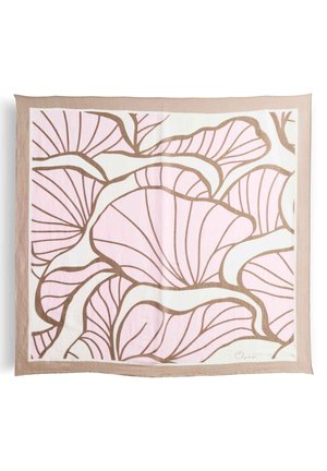Écharpe avec un grand motif floral abstrait rose et beige, comprenant des lignes courbes et une bordure beige sur un fond blanc.