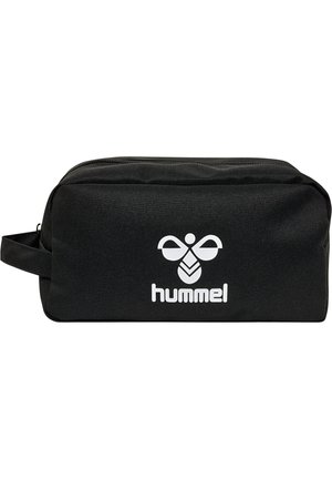 Sort rektangulær toilettaske med lynlås og hvidt Hummel-logo med en stiliseret bi på forsiden.