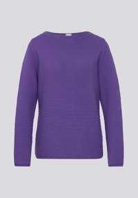 Lila gestrickter Pullover mit langen Ärmeln, der ein strukturiertes, geripptes Design und einen weiten Ausschnitt aufweist. Hergestellt aus weichem, dehnbarem Material.