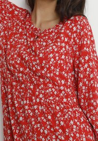 Cream Vapaa-ajan mekko - red