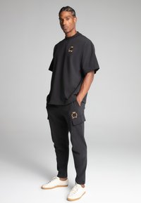 SIKSILK CREST - T-shirts print - black