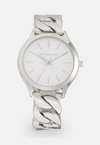 Orologio da polso Michael Kors in argento con quadrante bianco, indici minimalisti e un robusto bracciale a catena in argento.