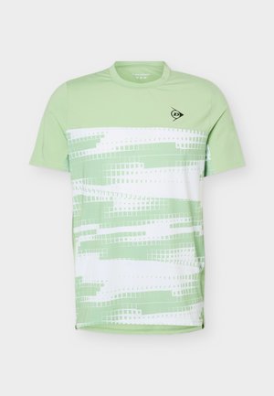 Hellgrünes Sportshirt mit kurzen Ärmeln, weißen pixelartigen horizontalen Streifen und einem kleinen schwarzen Dunlop-Logo auf der Brust.