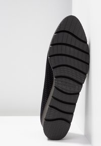 Peter Kaiser Wide Fit Chaussons - black