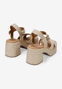 Bosanova Sandalias con plataforma - beige