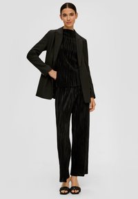 s.Oliver BLACK LABEL PLISSIERTES  - Camicetta - schwarz