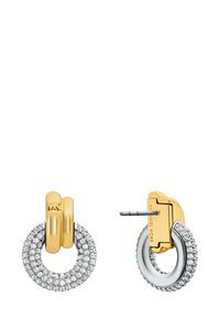 Zlaté a stříbrné kruhové náušnice s designem dvojitého pásu, osazené jasnými rhinestony kolem vnějšího okraje, s bezpečným zámkem na post.