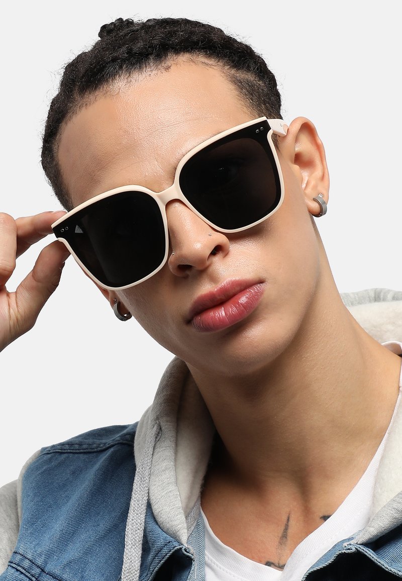 Campus Sutra WAYFARER SCOUT Sunglasses white Zalando.de