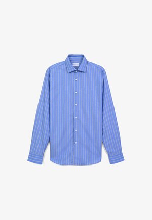 Blaues langärmliges Hemd mit weißen und gelben vertikalen Streifen, einem spitzen Kragen und geknöpften Manschetten, flach ausgelegt.