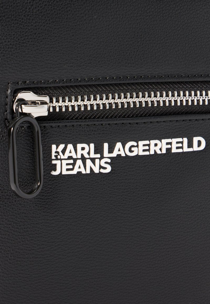 Borsa A Tracolla Karl Lagerfeld Jeans Essential Grainy PU | Nera, Taglia Unica | Borsa Per Fotocamera Con Design Moderno | Accessorio Moda Uomo In Pelle Sintetica - 3