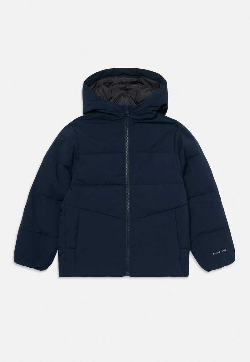 Casaco puffer azul-marinho com capuz, fecho em zíper, punhos elásticos e um tecido texturizado. Apresenta um padrão geométrico na frente.