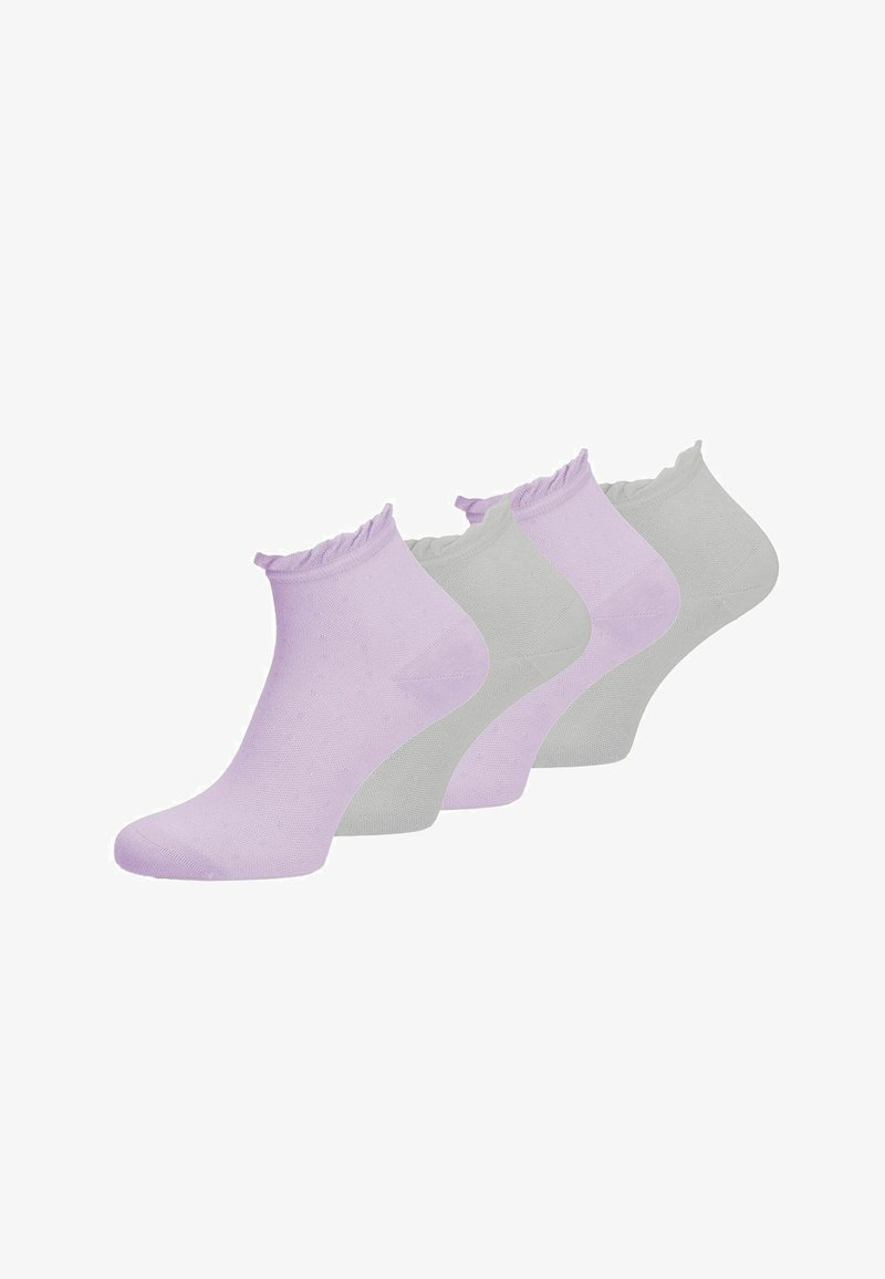 Vier Paar knöchellange Socken in Lavendelfarbe mit Rüschenbündchen, diagonal auf einem weißen Hintergrund angeordnet.